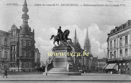 postkaart van Antwerpen Ruitersstandbeeld van Leopold Ierste