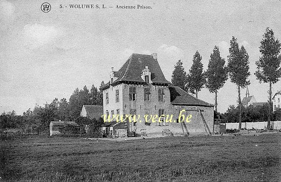 ancienne carte postale de Woluwe-St-Lambert Ancienne Prison - Le Slot (XVIème s.) - Blvd de la Woluwe