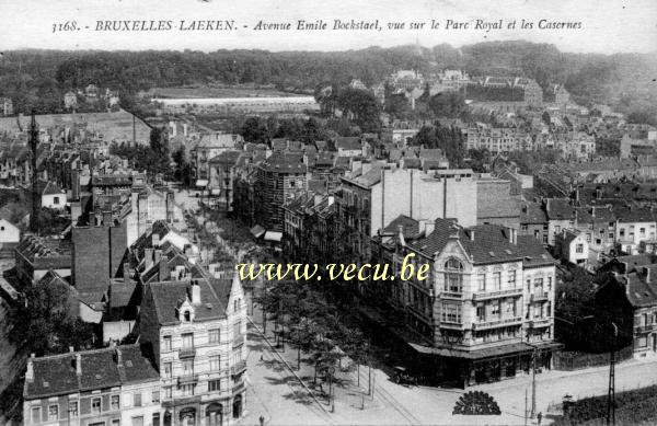 ancienne carte postale de Laeken Avenue Emile Bockstael - vue sur le parc Royal et les casernes