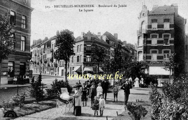ancienne carte postale de Molenbeek Boulevard du Jubilé - Le square