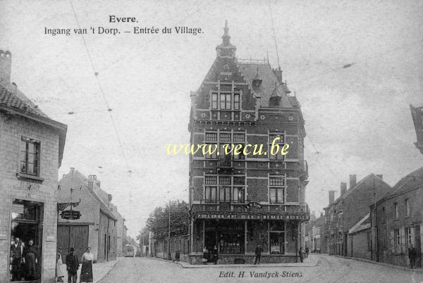 ancienne carte postale de Evere Croisement chaussée d'Helmet et rue du tilleul.