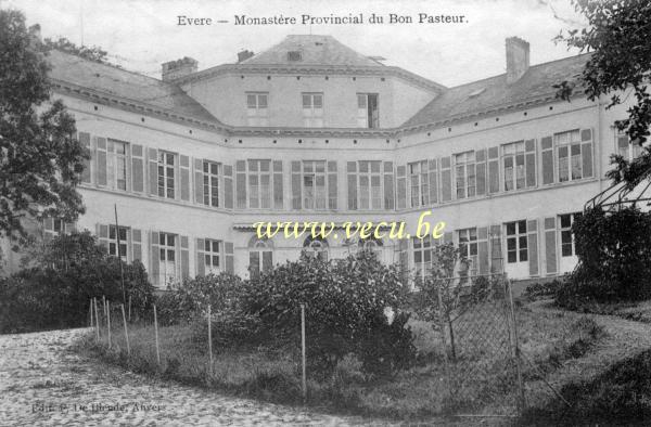 ancienne carte postale de Evere Monastère provincial du Bon Pasteur. Détruit par les bombardements en 1944