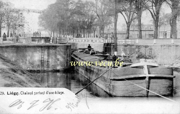postkaart van Luik Chaland sortant d'une écluse