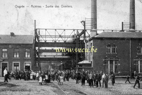 postkaart van Ougrée Aciéries - Sortie des Ouvriers
