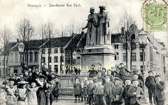 ancienne carte postale de Maaseik Statue Van Eyck