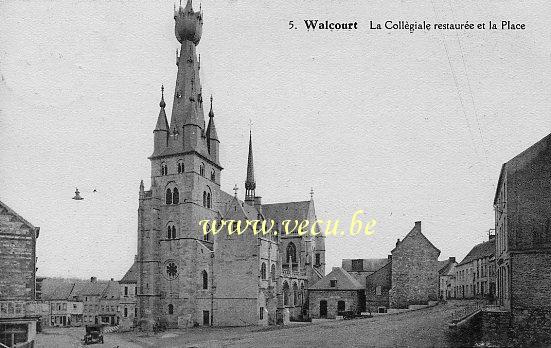 postkaart van Walcourt La Collegiale restaurée et la Place