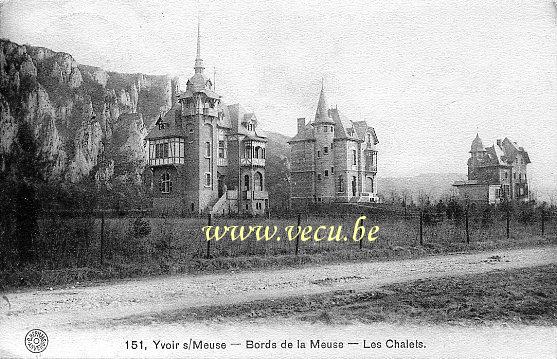 ancienne carte postale de Yvoir Bords de la Meuse - les Chalets