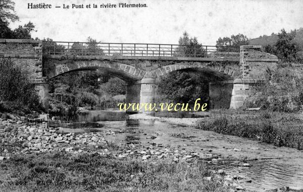 ancienne carte postale de Hastière Le pont et la rivière l'Hermeton