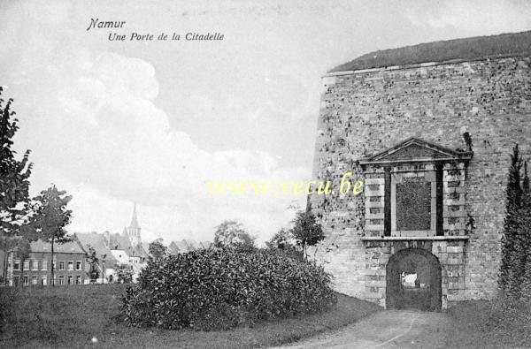 postkaart van Namen Une porte de la Citadelle