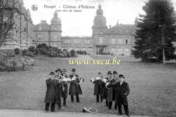 ancienne carte postale de Houyet Château d'Ardenne - Les cors de chasse