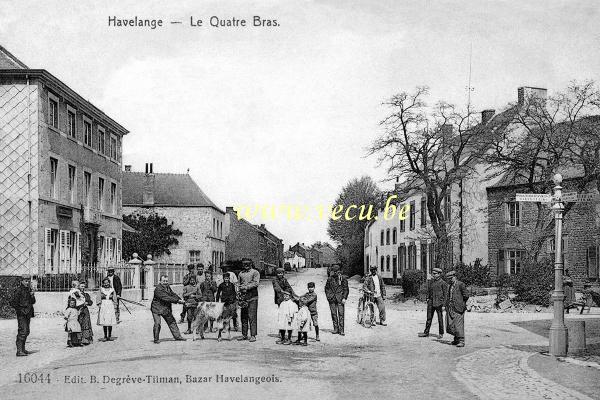 ancienne carte postale de Havelange Le Quatre Bras - Actuelle avenue de Criel et rue de la Station à droite