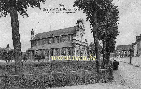 ancienne carte postale de Gand Begijnhof O.L.Vrouw - Kerk en Convent Langenaecker