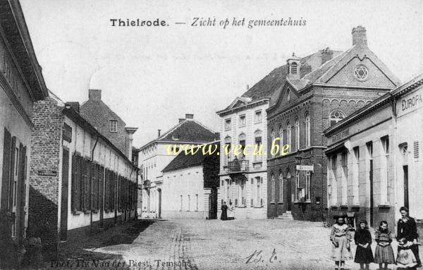 ancienne carte postale de Tielrode Vue sur la maison communale