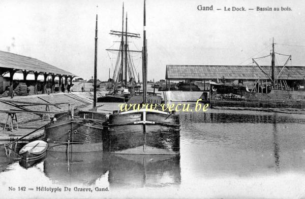 ancienne carte postale de Gand Le dock - bassin au bois