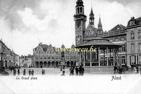 ancienne carte postale de Alost La Grand place