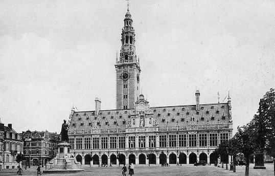 ancienne carte postale de Louvain Bibliothèque de l'Université - Statue Sylvain Van de Weyer