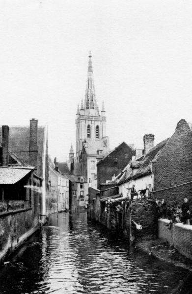 postkaart van Leuven Sint-Geertruikerk en de Dijle