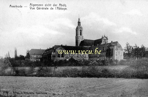 ancienne carte postale de Averbode Vue générale de l'abbaye