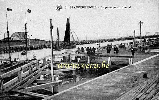 ancienne carte postale de Blankenberge Le Passage du Chenal