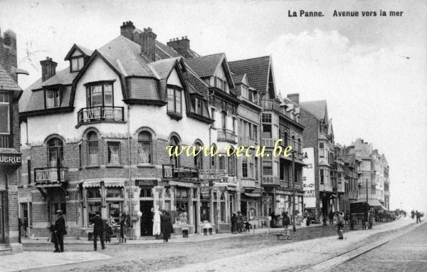 ancienne carte postale de La Panne Avenue vers la mer