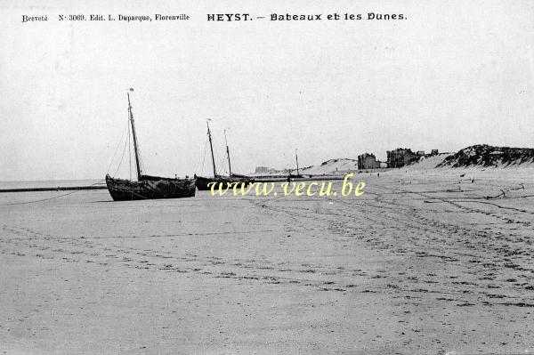 ancienne carte postale de Heyst Bateaux et les dunes