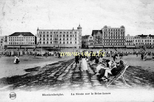 ancienne carte postale de Blankenberge La Sieste sur le Brise-lames