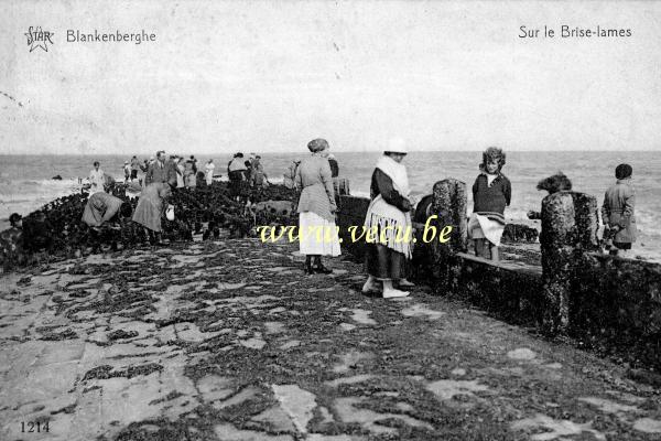 ancienne carte postale de Blankenberge Sur le Brise-lames