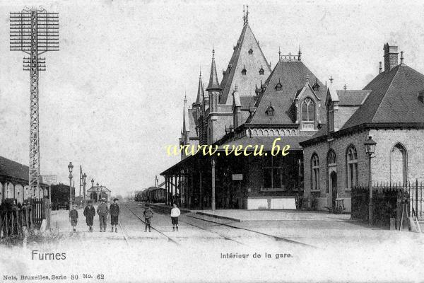 ancienne carte postale de Furnes Intérieur de la gare