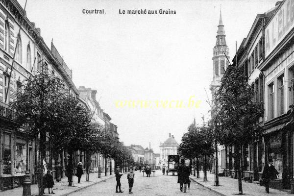 postkaart van Kortrijk Le marché aux Grains
