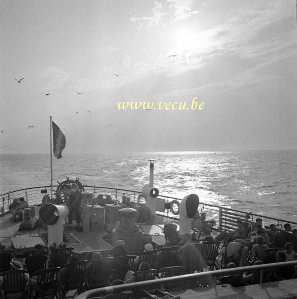 photo ancienne  de paquebots  Voyage vers Douvres - Coucher de soleil sur la male Prince Baudouin 