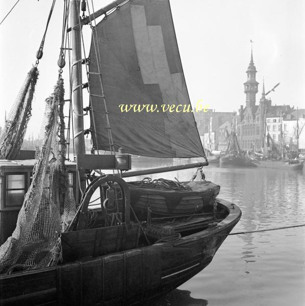 photo ancienne  de bateaux de pêche  Port de pêche