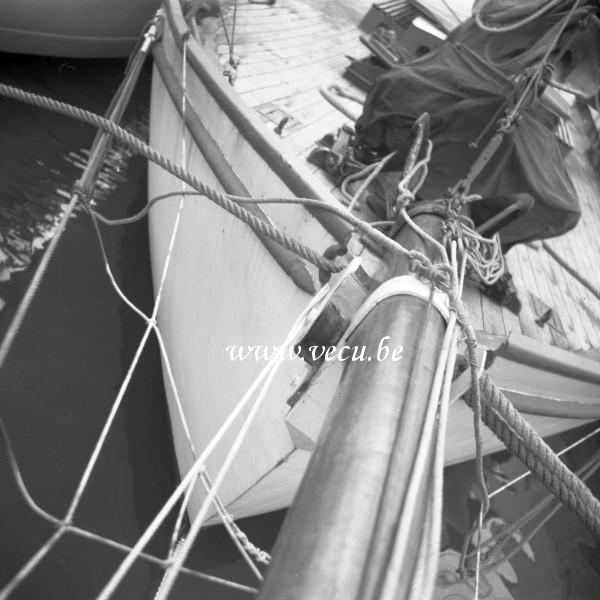 photo ancienne  de voiliers  La proue et son mât de Beaupré