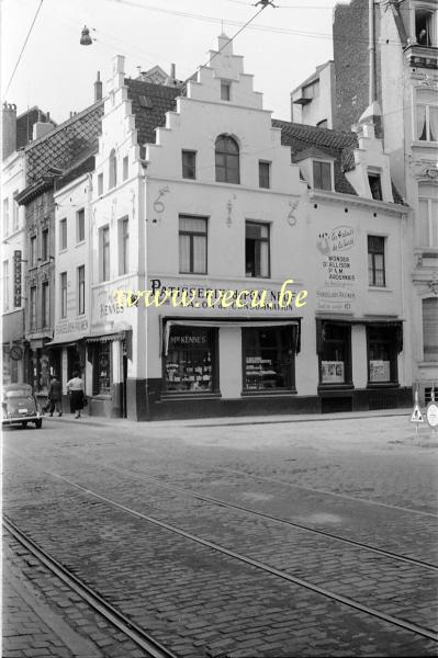 photo ancienne  de Bruxelles - rue du pont-neuf  Pâtisserie du Pont Neuf - Maison Kennes