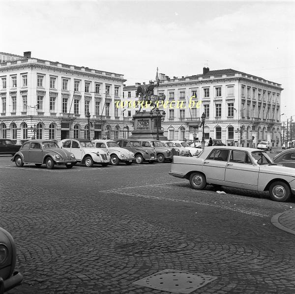 photo ancienne  de Bruxelles - Place Royale  Place Royale