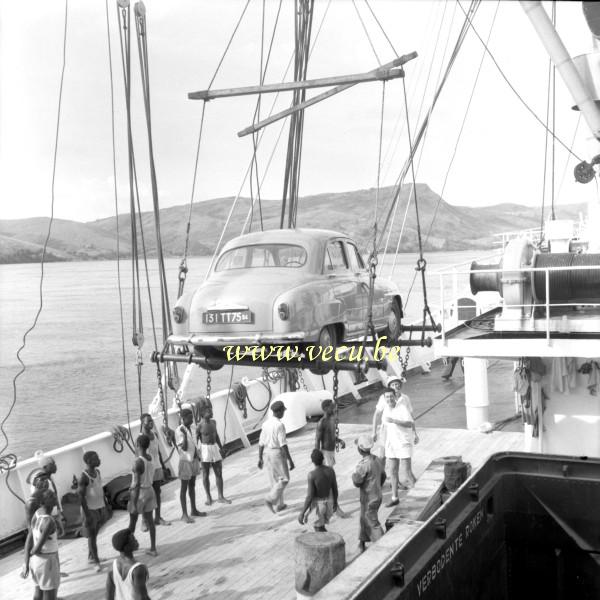 photo ancienne  de bateaux au Congo  