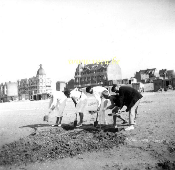 photo ancienne  de Duinbergen  Sur la plage