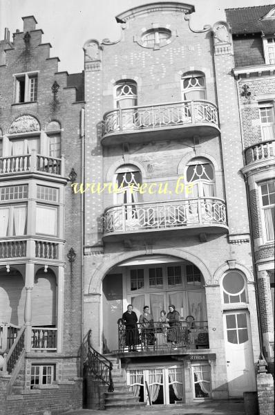 photo ancienne  de Duinbergen  Villa Petrels de style éclectique 