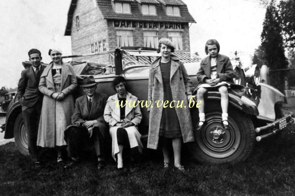 photo ancienne  de Cafés en Belgique  Photo de famille devant le café de la plaine