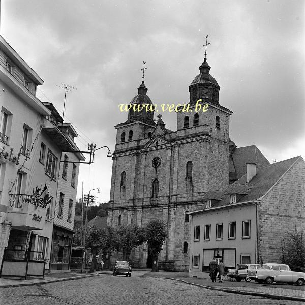 foto van  Cathédrale Saint Quirin vue de la place Albert