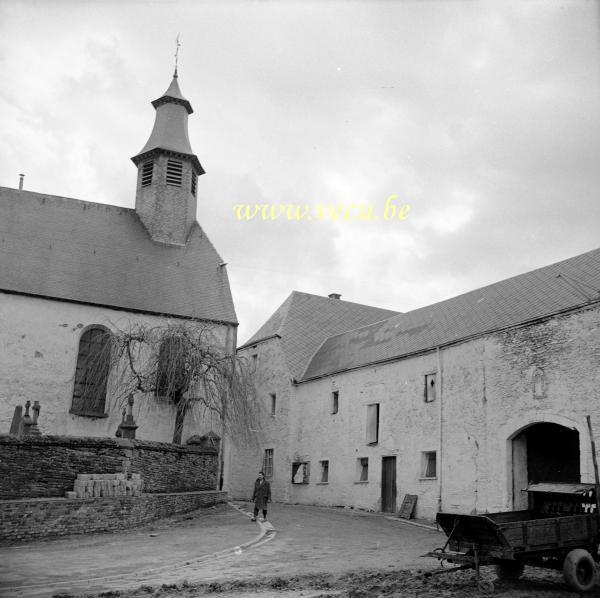 photo ancienne  L'église et la rue des récollets
