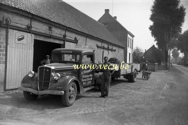 photo ancienne  de métiers de la construction  Camion de la firme Edward De Jaegher en co - Betonwerken - Rieme-Ertvelde