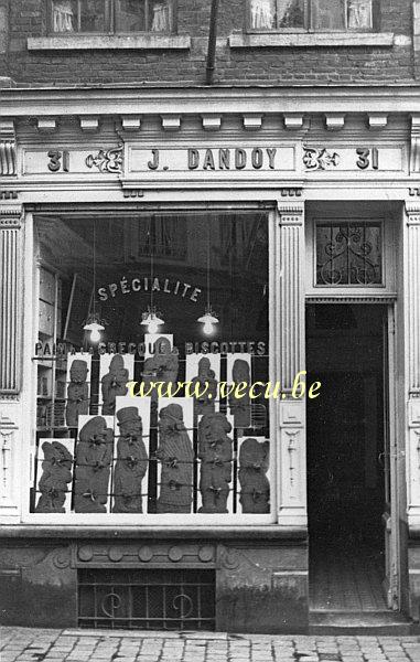 photo ancienne  de magasins  Maison Dandoy rue au beurre