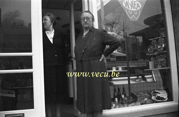 photo ancienne  de magasins  Magasin affilié Wylfa rue des carrières à Verviers