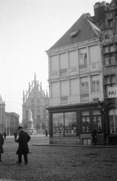 photo ancienne  de magasins  L. Carion Modes-Fournitures-deuil