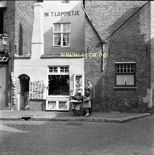 photo ancienne  de magasins  Magasin de dentelles in t Lammetje  maintenant restaurant 't Lammetje