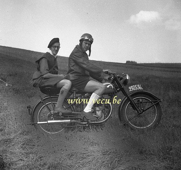 photo ancienne  de motos F.N.  
