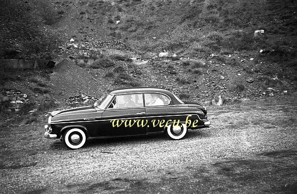 photo ancienne  de Borgward  Borgward Isabella 1955