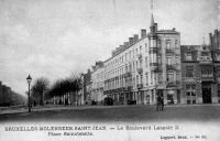 carte postale ancienne de Molenbeek Le boulevard Léopold II. Place Sainctelette.