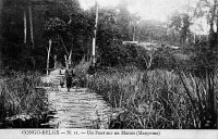 carte postale ancienne de Manyema Un pont sur un marais