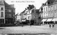 carte postale ancienne de Ath Marché-aux-Toiles et rue de Tournai